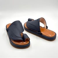 حذاء لون كحلي مطفي ربل مبطن