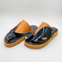 حذاء جلد تمساح مطبوع