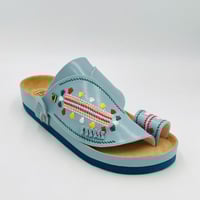 حذاء مطرز ربل طبي