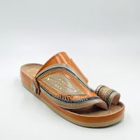 حذاء ربل طبي مطرز زري فضي