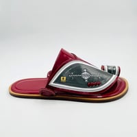 حذاء مطرز زري فضي