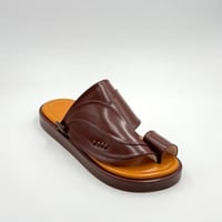 حذاء لون بني مع جملي ربل مبطن