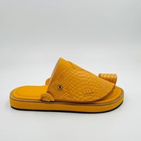 حذاء جلد ثعبان مطبوع