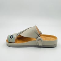 حذاء مطرز خيوط قصب ربل طبي