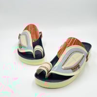 حذاء ربل طبي مطرز صوف كتان