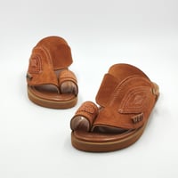 حذاء جلد شامواه طبيعي مطرز صوف كتان