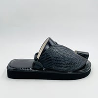 حذاء جلد ثعبان مطبوع