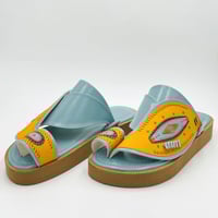 حذاء مطرز صوف كتان