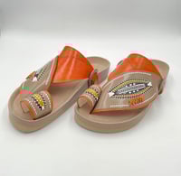 حذاء مطرز ربل طبي