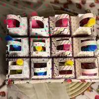 استاند مع توزيعات الفانوس