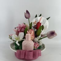 هديه عطر كاندي منسق مع ورود