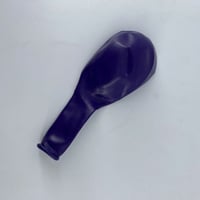 بلون بنفسجي غامق مع نفخ