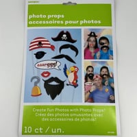 اقنعه حفله مع عصا القرصان