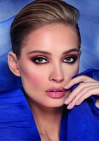 عدسات ديفا ملونة