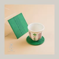 كوب بشكل فنجال عملاق