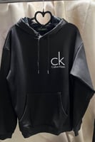 هودي تصميم كالفن كلاين