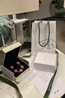 اسوارة فان كليف لون نادر