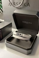 مسكا جلد ابيض