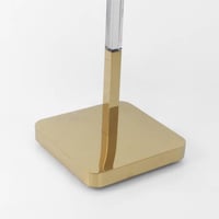 استاند اكريلك مع ستيل ذهبي ضد الصدأ