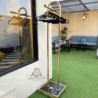 استاند عبايات ذهبي فاخر - مع عجلات