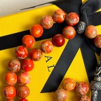 سبحة مصنوع من حجر اليشب الكريم مع طربزونة فضة عيار...