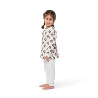 بلوزة اكمام طويلة و بنطلون سادة أبيض و مشمشي