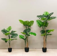 شجرة خضراء ورق كثيف صناعية الصغيره