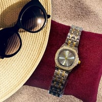 ساعة يد نسائية ضد الماء