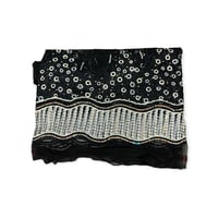 قطعة قماش تل مطرز