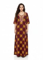 جلابية مطرزة نص كم بنقوش رمضانية