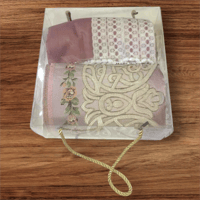 بوكس صلاة يحتوي على شرشف صلاة مع السجادة و المسبحة