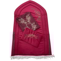 شرشف صلاة مطرز + سجادة اسفنج مطرزة + لبس مصحف مطرز