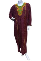 ثوب دوسري مطرز بخيط كم طويل