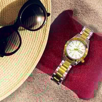 ساعة يد نسائية ضد الماء