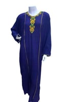 ثوب قطن كم طويل مطرز بخيط