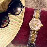 ساعة يد نسائية ضد الماء