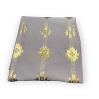 قماش سيوي مطرز بفصوص كرستال