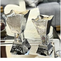 طقم مباخر فاخرة بتصميم تراثي في مجلس عربي أنيق