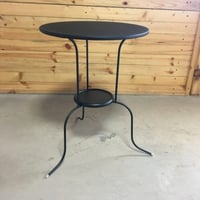 طاولة دائرية حديد اسود / ابيض