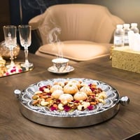 صحن تقديم فاخر للحلويات والمكسرات