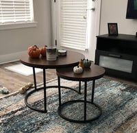 طقم طاولات قهوة وسط خشب بقواعد معدن