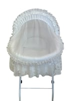 سلة موسى مع قاعدة