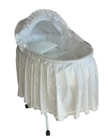 مهد مواليد أبيض مع قاعدة - اطلبيه الأن