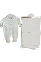 طقم مواليد لون ابيض