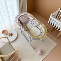 سلة موسى زهري مع قاعدة