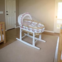 سلة موسى زهري مع قاعدة