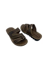 نعال ولادي 7679 بني غامق