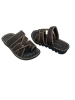 نعال ولادي 7682 بني محروق