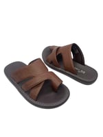 نعال ولادي 5 جي 13608 بني غامق