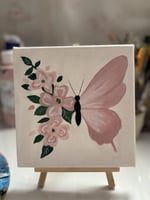 لوحة الفراشة الوردية المزهرة